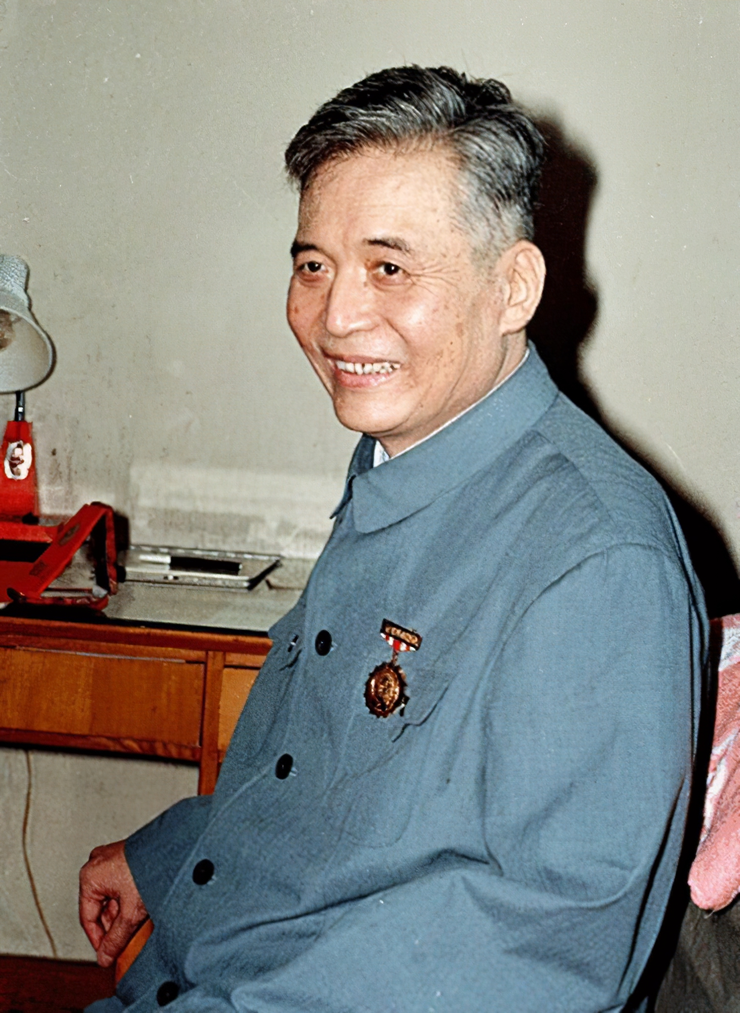 国士无双邓稼先,两弹元勋壮河山,为中国核事业奉献一生