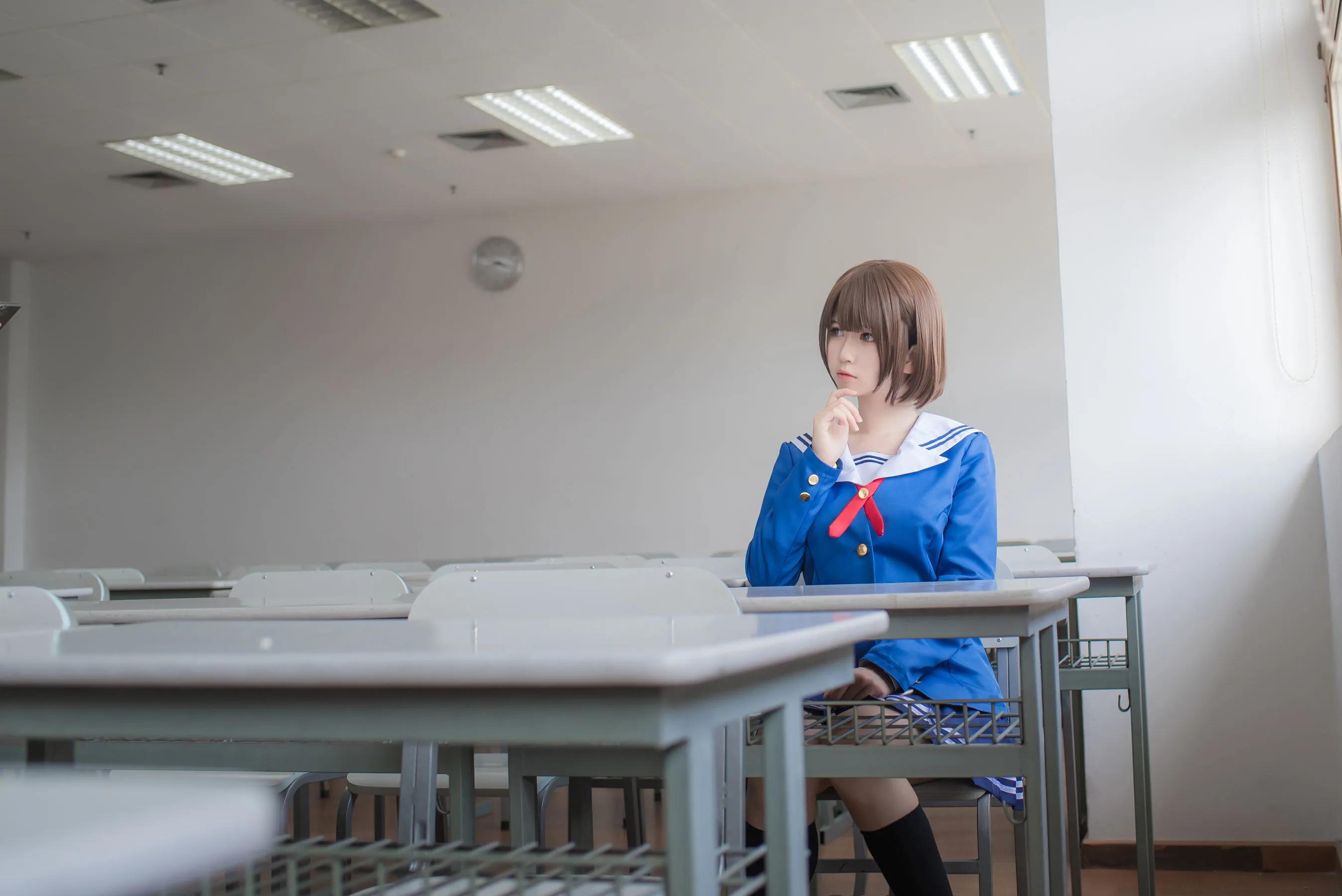 萝莉COS 白金Saki - 校服 嘿丝诱惑