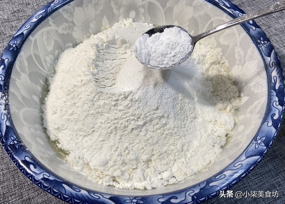 一斤面粉7两水，教你一个炸油条配方，学会都可以开店，别错过