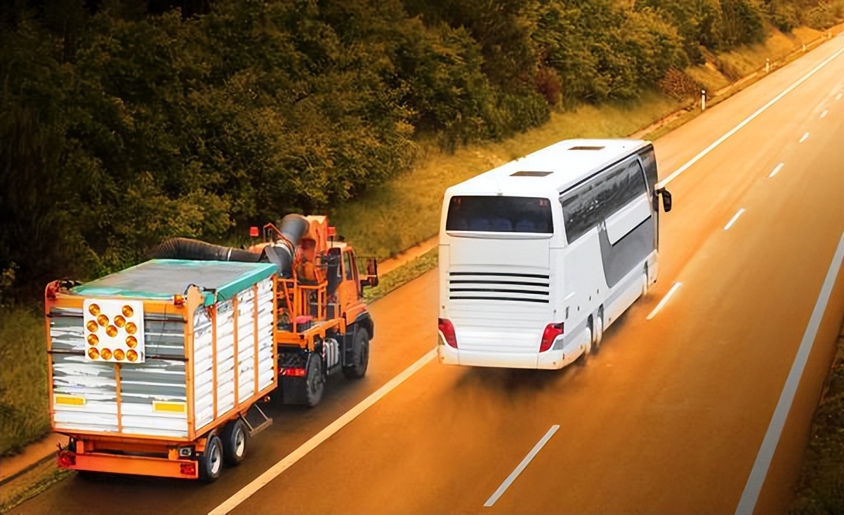 客運汽車事故頻發！強制限速到底行不行？