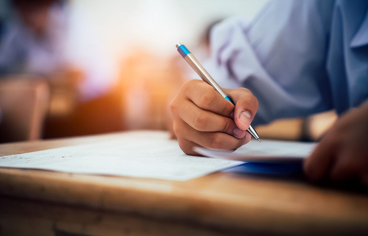 考研备战中途换专业是否可行？原则上可以，但要看个人能力决定