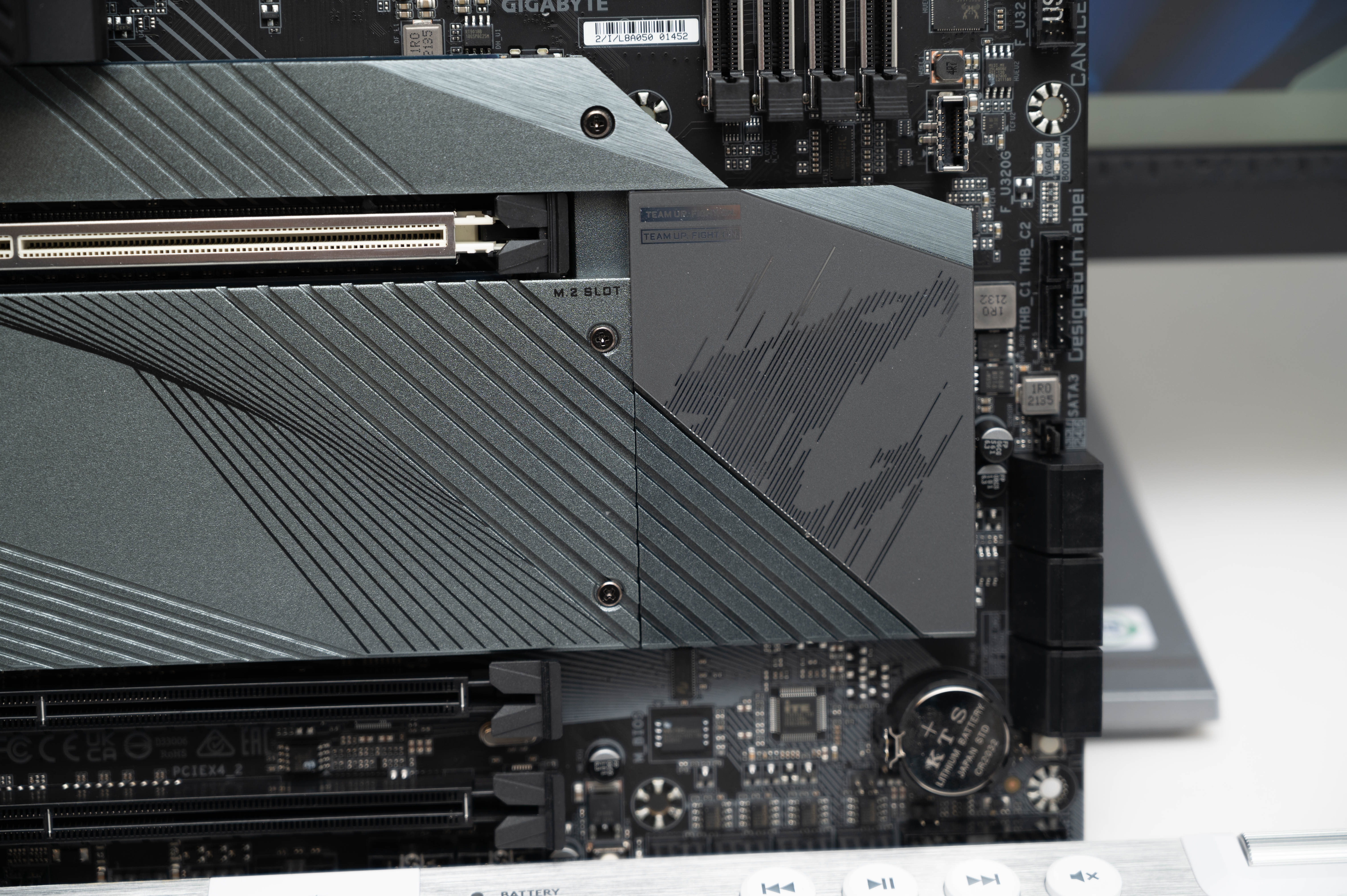 可以，这很雕！技嘉大雕Z690驾驭12代i9-12900K上手简测