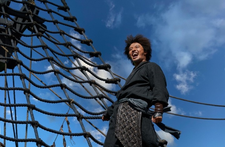 韩孝周变身霸气女海盗