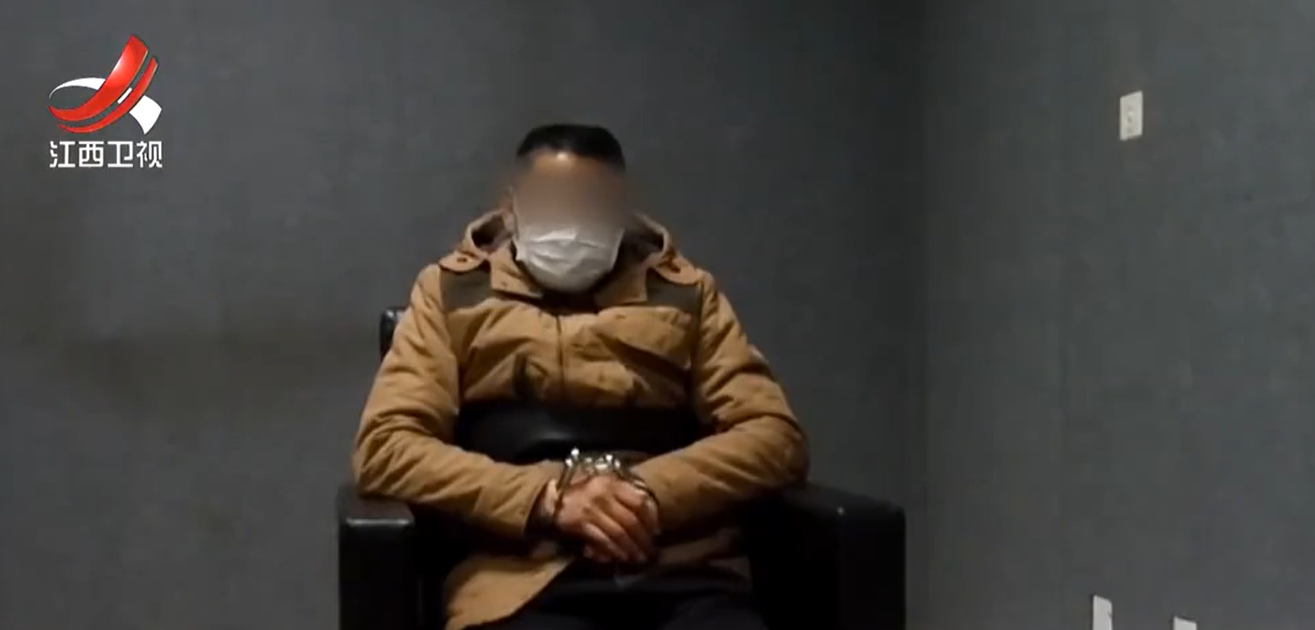 2020年，男子勒死老婆后自首，老婆在派出所醒来，老婆：他没杀我