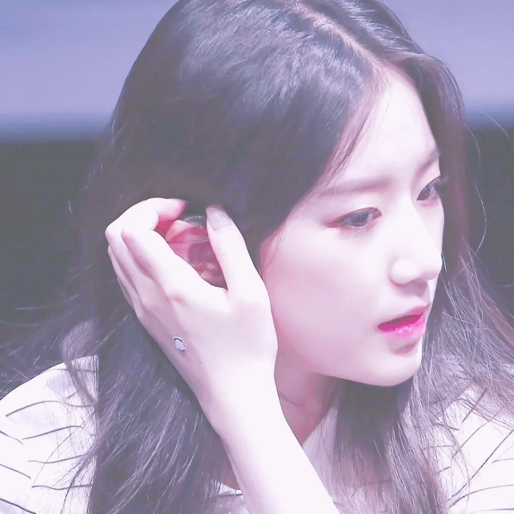 事业也是如火如荼,赵美延开始演网剧,minnie回泰国老家度假村度假去了