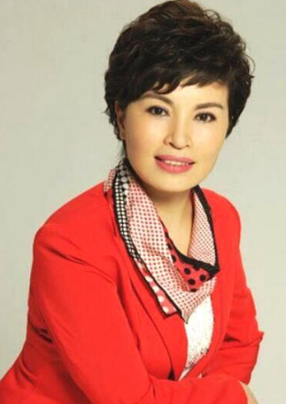 央视主持人李瑞英:我28年工作零失误,唯独儿子坠楼是我一生的痛