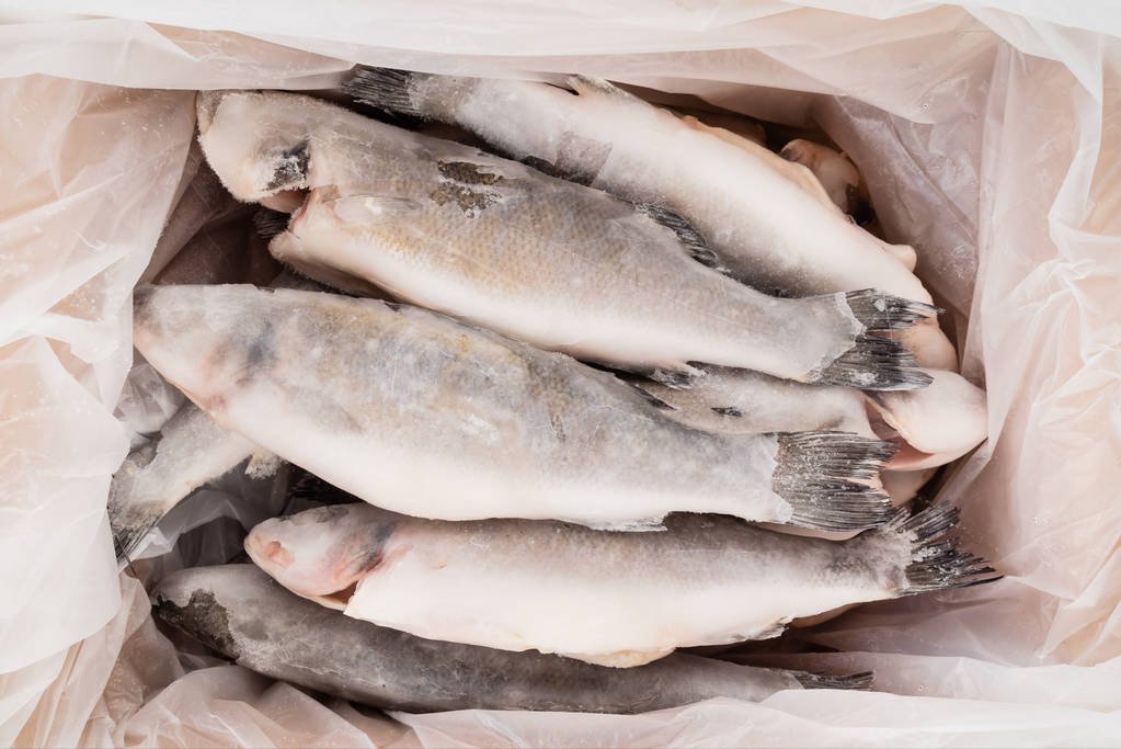 冻三文鱼如何解冻生吃(冰冻三文鱼怎么解冻生吃)-图3