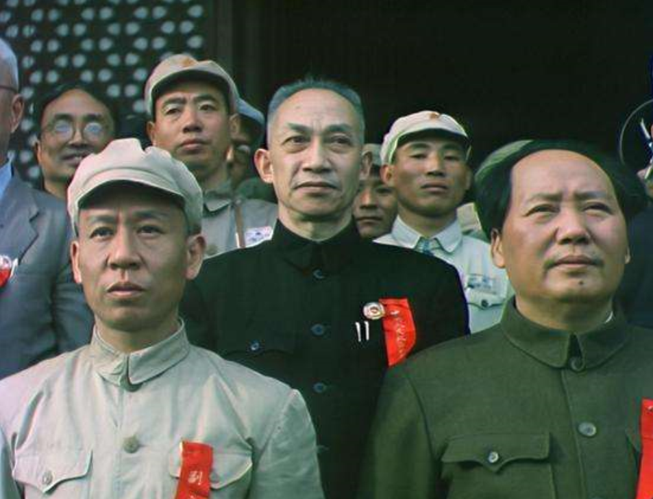 1954年军委成立，主席为首12名委员都是谁？和十大元帅有何关系？