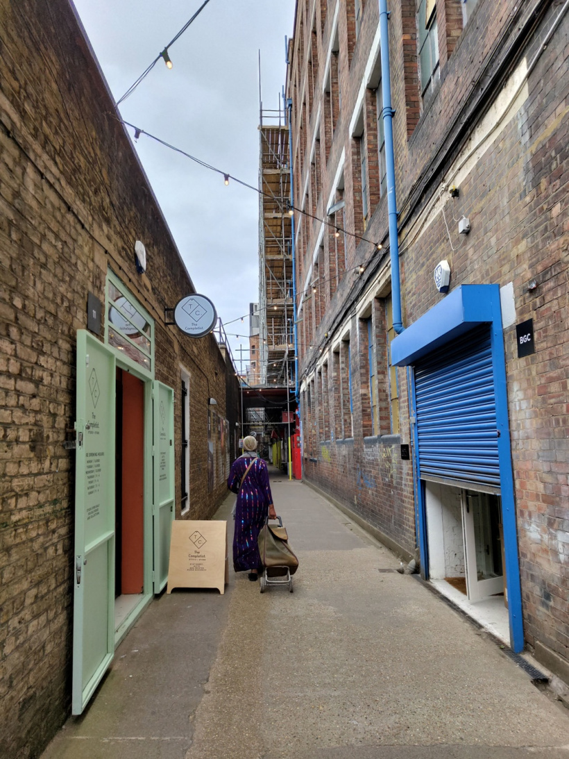 灯带手机Nothing Phone 发布，骁龙778G+卖3.2K，双5000W像素镜头