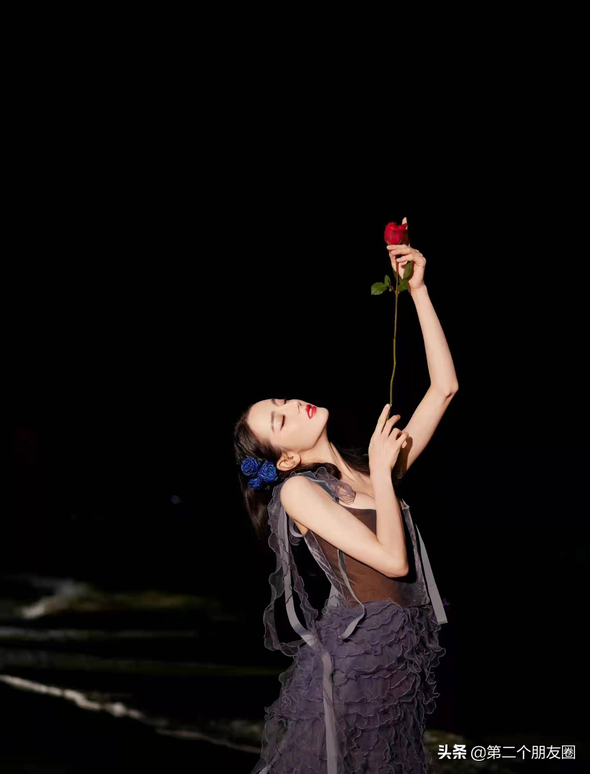 女顶流？迪丽热巴代言roseonly，销量不及肖战最低数据被嘲