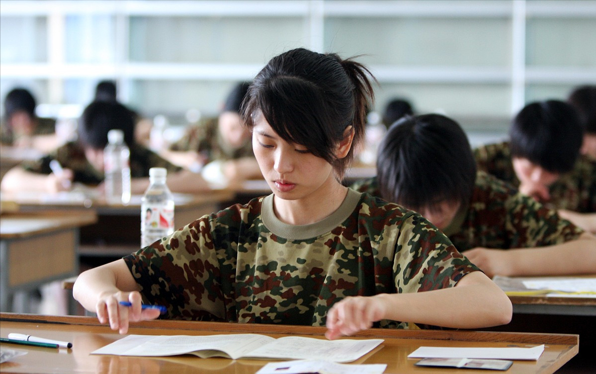 为何老兵说，本科生千万不要大三去当兵，竟是这6大原因，望周知