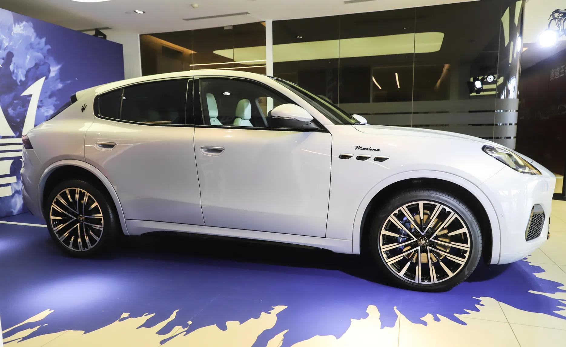 玛莎拉蒂拼了！首款50万入门SUV曝光，内外大升级，对拼保时捷