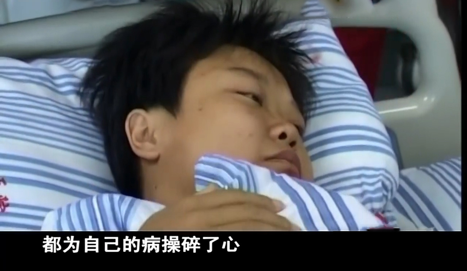 11年湖南新人欢喜结婚，喜宴数十亲朋却掩面哭泣，真实原因没想到