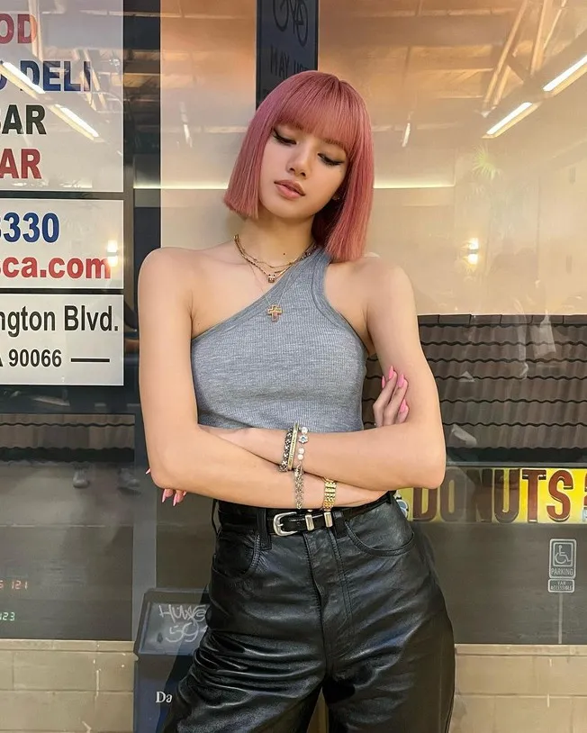 BLACKPINK LISA是如何感染上新冠的;TWICE会进入1位候补吗?