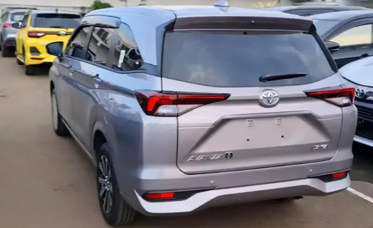 丰田新款7座MPV发布，配5座7座，入门混动，约合人民币9.8万起