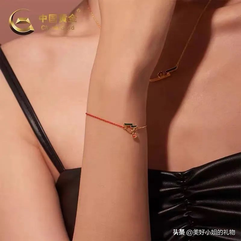 母亲节礼物系列I 细数我私藏的宝藏首饰，千元不到让妈妈闪耀起来