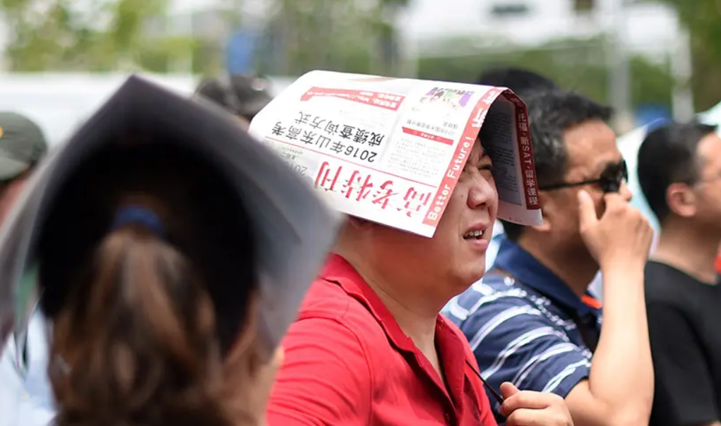 高考当天，家长是否有必要“全程陪同”？聪明的家长知道怎么做