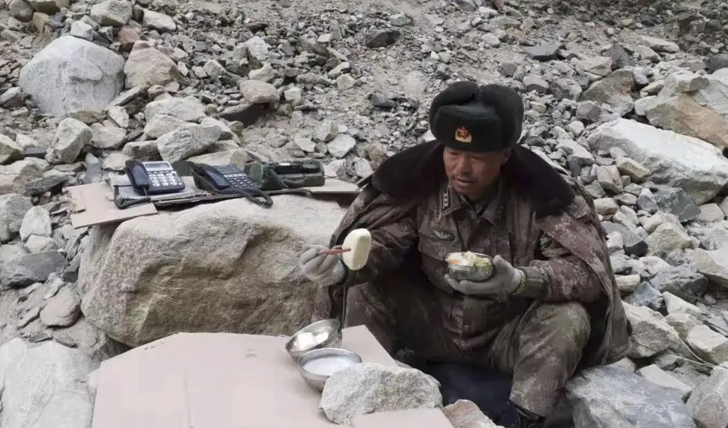 祁发宝团长身边的翻译，已提干进入军校：当时职责所在，绝不后退