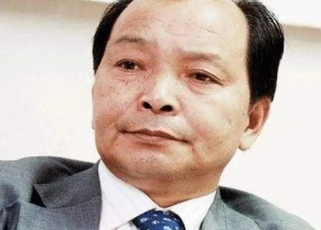中国“稀土大王”：白手起家却因嗜赌负债累累，儿子一顿饭90万