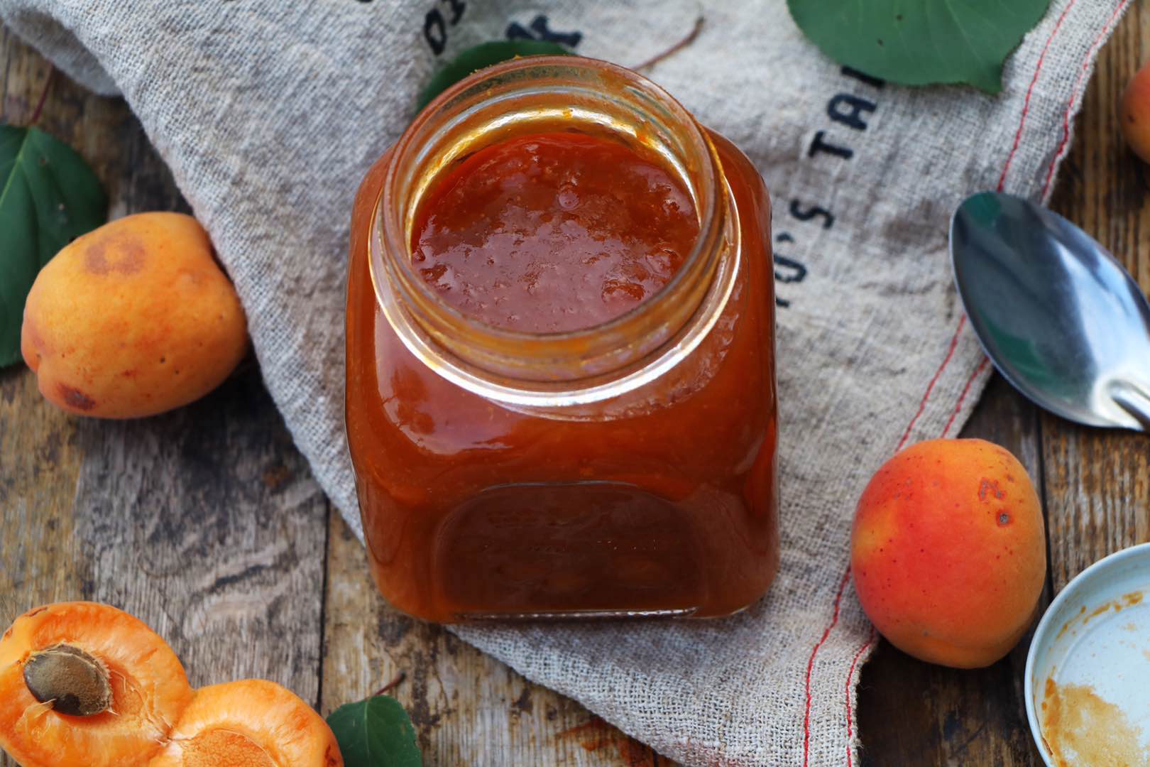 3款超赞的果酱，色泽鲜艳，口感浓郁，搭配早餐、制作甜点都很棒