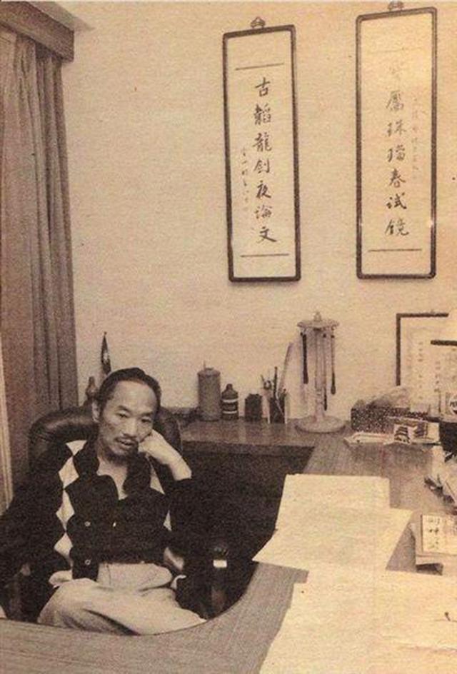 浪荡游子、一生风流潇洒的古龙先生，晚年身患重病，唯一留给儿子的是天涯明月刀的