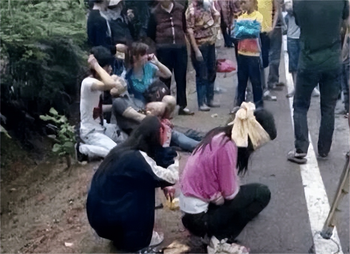 2014年江西两位少年为救人错过高考，拒绝名校邀请，现状令人钦佩