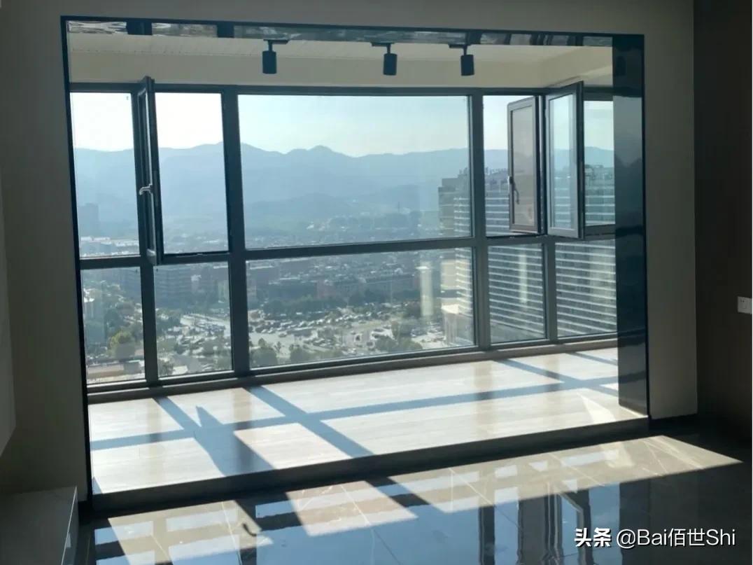 装修不要盲目跟风，九条客厅的装修细节，小白也能装出小区样板房