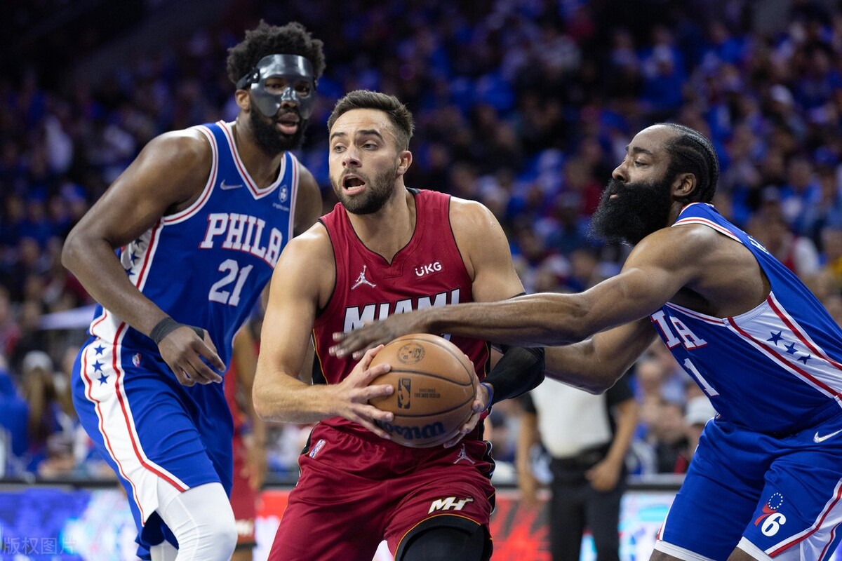 为什么nba球星过30岁会下滑(33岁的哈登，正在逐渐走向平庸，他为何陨落得这么快？)