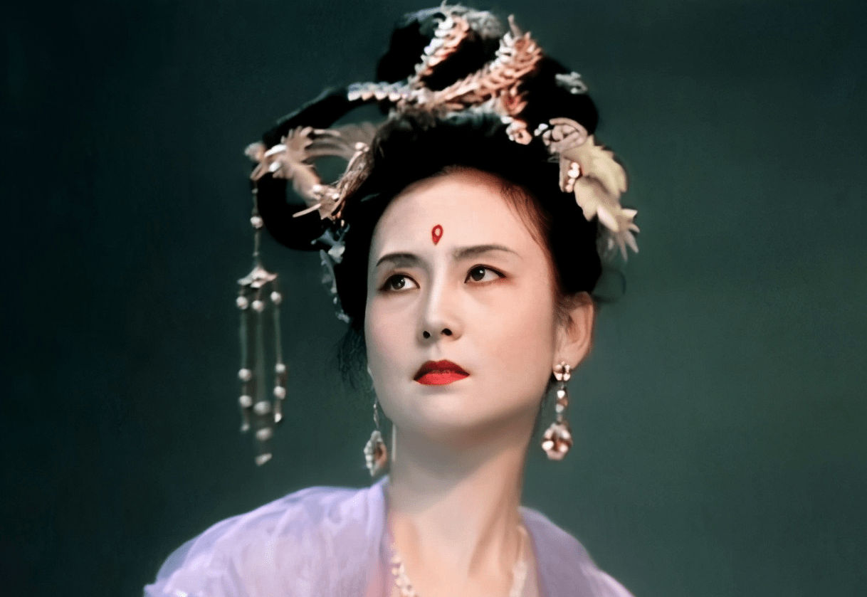 给10位饰演"嫦娥仙子"的演员排个名,迪丽热巴第8,陈红第2