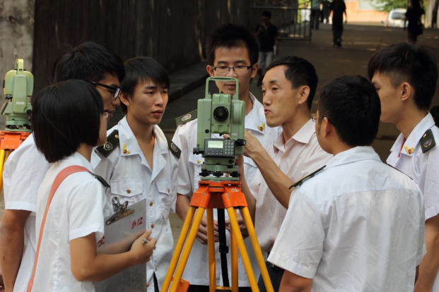 大学“费脑细胞”的3个专业，专业课学习难度大，但毕业很吃香