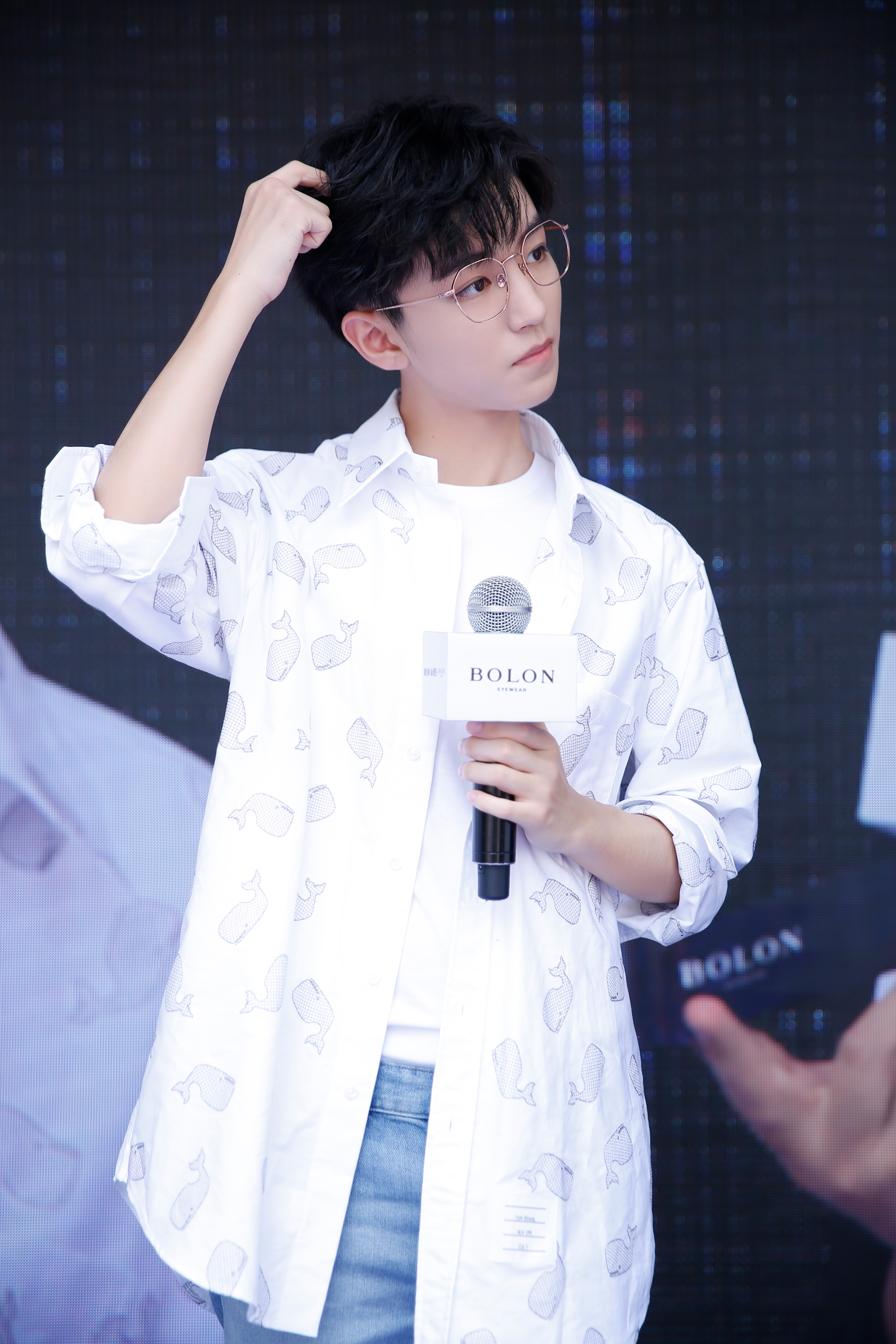 不拘于式的“上镜青年”王俊凯