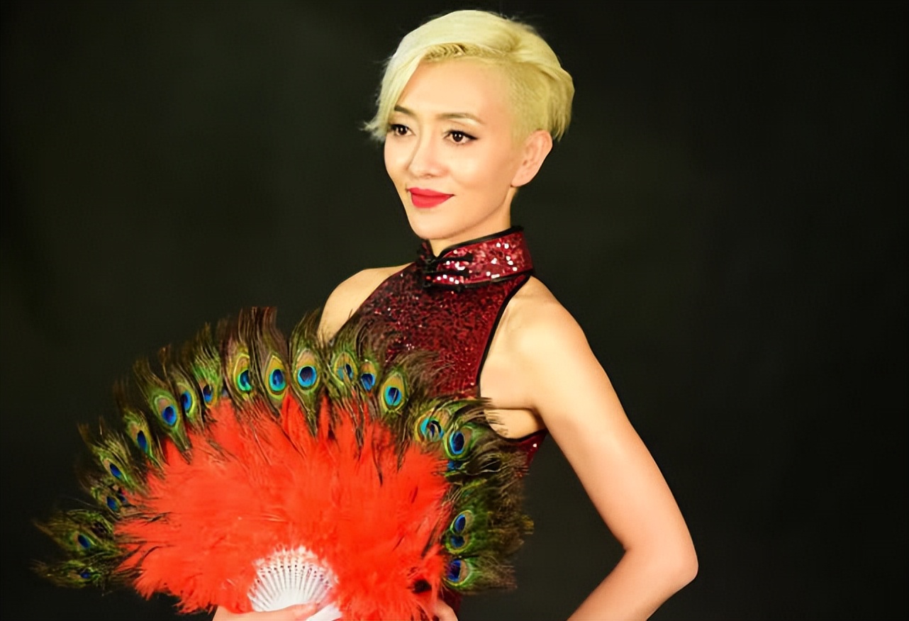 山寨梅艳芳张丽：整容10余次，捞金年入上百万，刘德华见她落泪