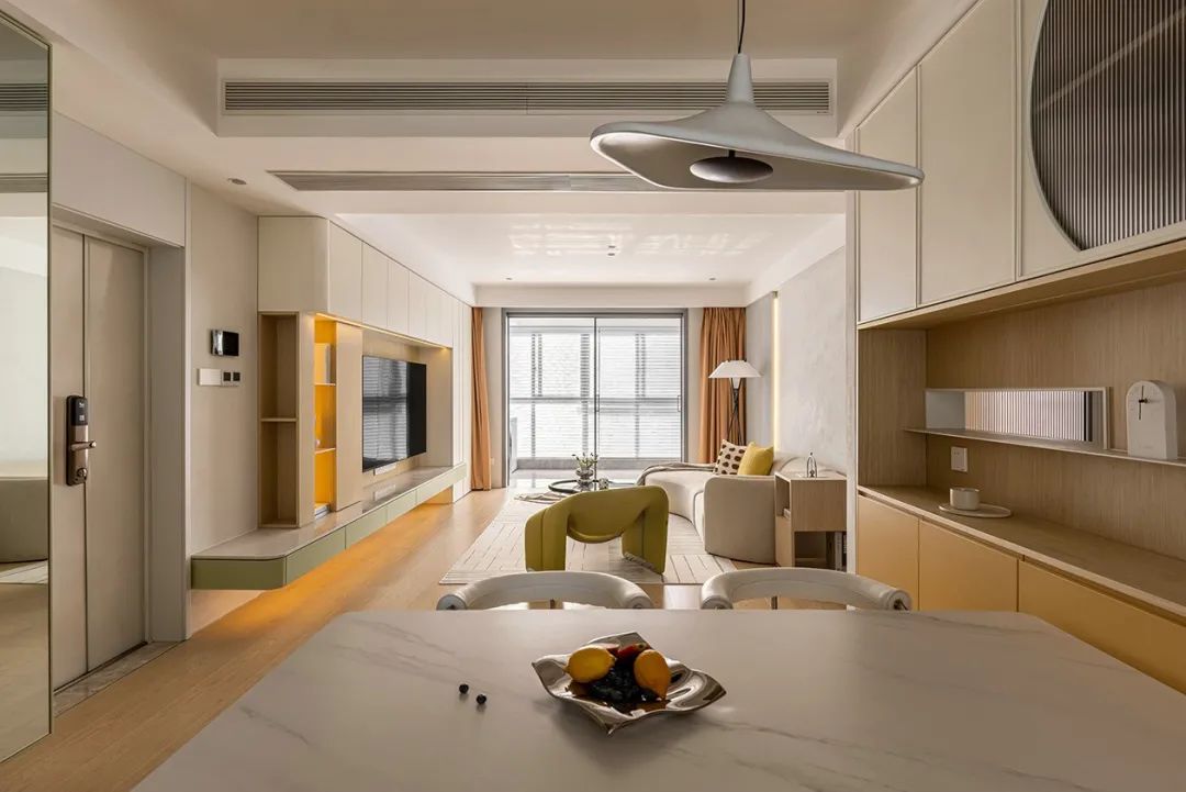 空间局促？布局鸡肋？107m²老破小变森系原木屋，他家盘活了