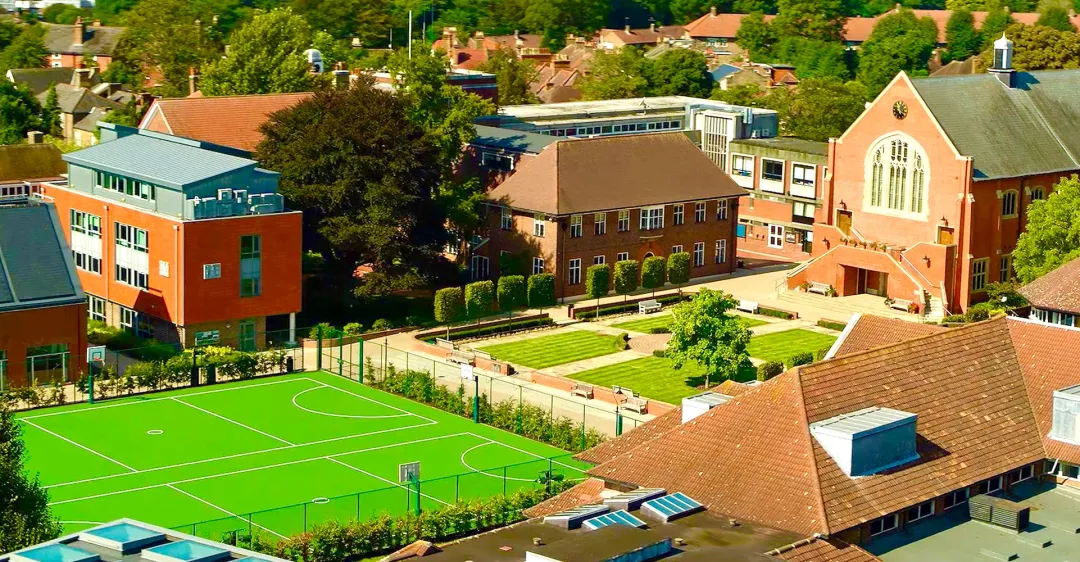 英栋捷报｜一张“名副其实的黄金门票”- 国王学院学校