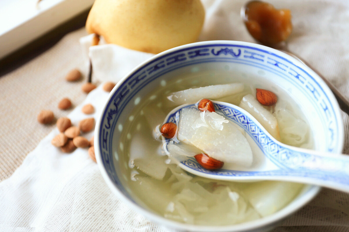 猴头菇炖鸡汤的做法(香气四溢，猴头菇炖鸡汤鲜美诀窍)