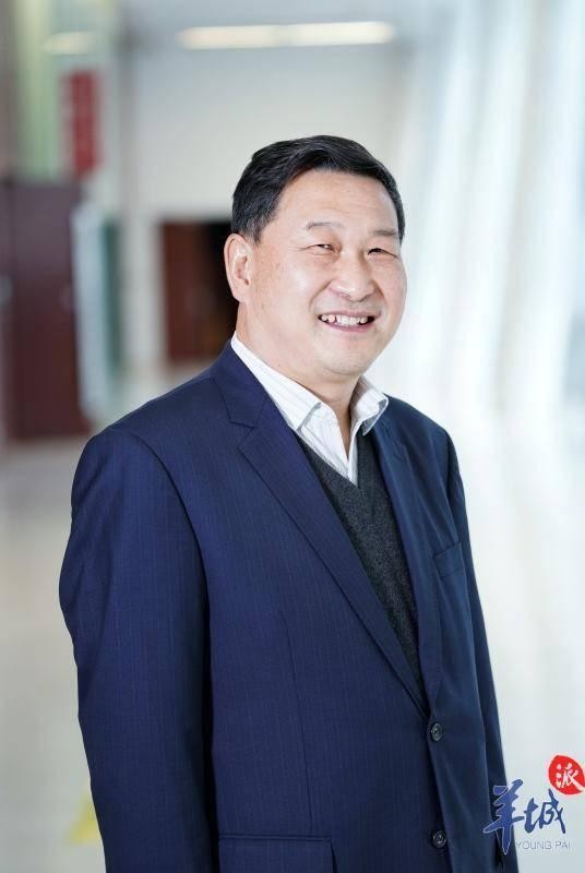 火遍媒体！这26位人大代表、12位政协委员，全部进京履职，全毕业于同一所大学！