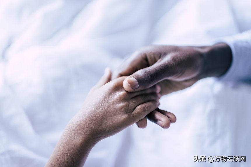 《撕裂》评论：当儿童需要保护时，评美国的儿童福利制度