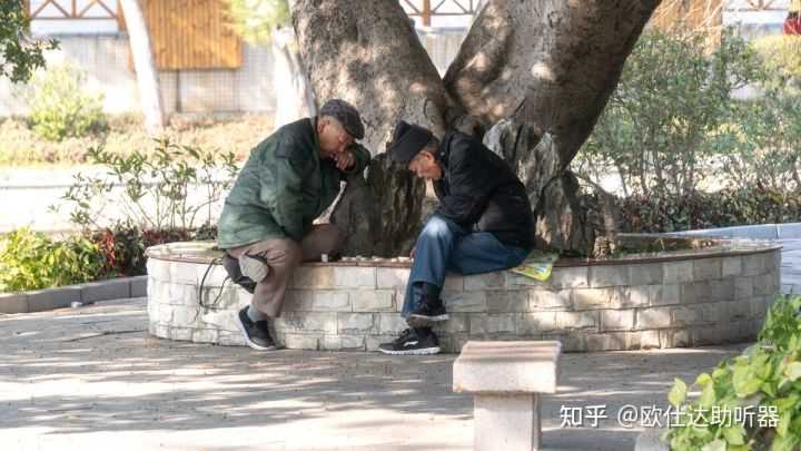 款助听器要1万多块钱，助听器怎么这么贵？