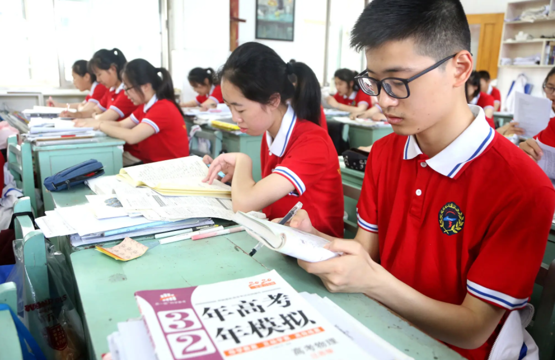 高考若是“统一试卷”，各个省份表现不同，浙江考生笑得最大声