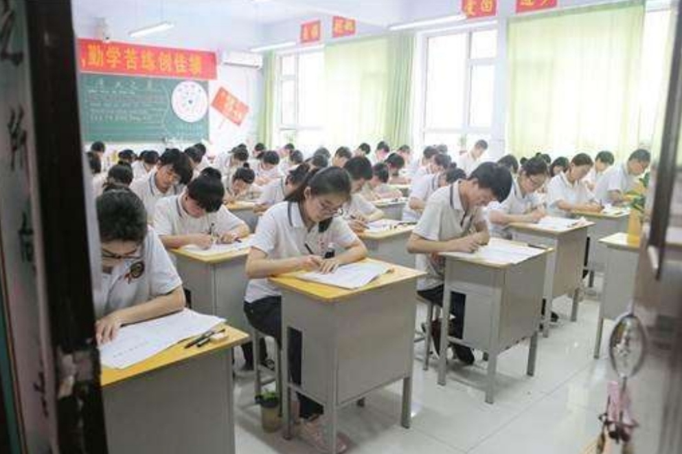 高考的成绩和模拟考试成绩，大概会相差多少分？985学霸给出答案