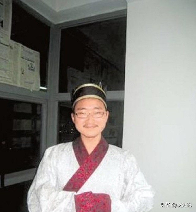 “甲骨文考生”黄蛉，被川大破格录取，导师：宁愿辞职，也不教他