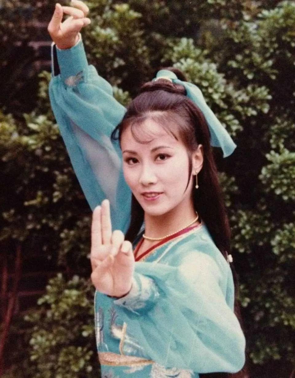 书剑恩仇录,倚天屠龙记,宝莲灯等陈秀珠《陆小凤之凤舞九天》扮演晶晶