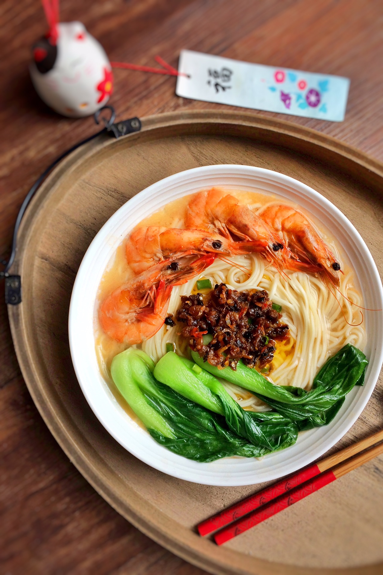 天冷的早上就该吃点热乎的,一碗简单好吃的清汤面,鲜美还营养