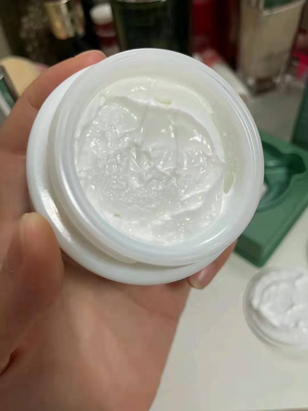 四大“贵妇面霜”测评：海蓝之谜功效单一，同级别赫莲娜更值
