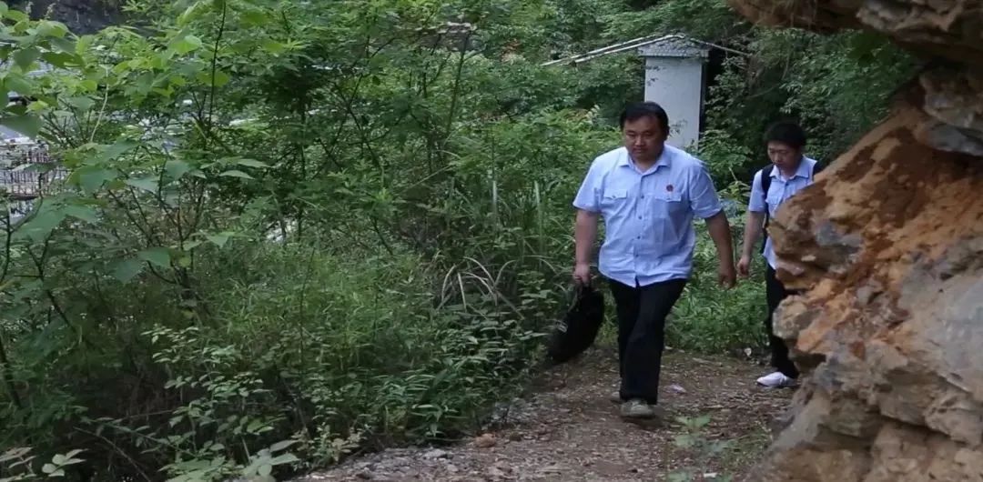 这座大厦被炸，人们为何如此振奋？