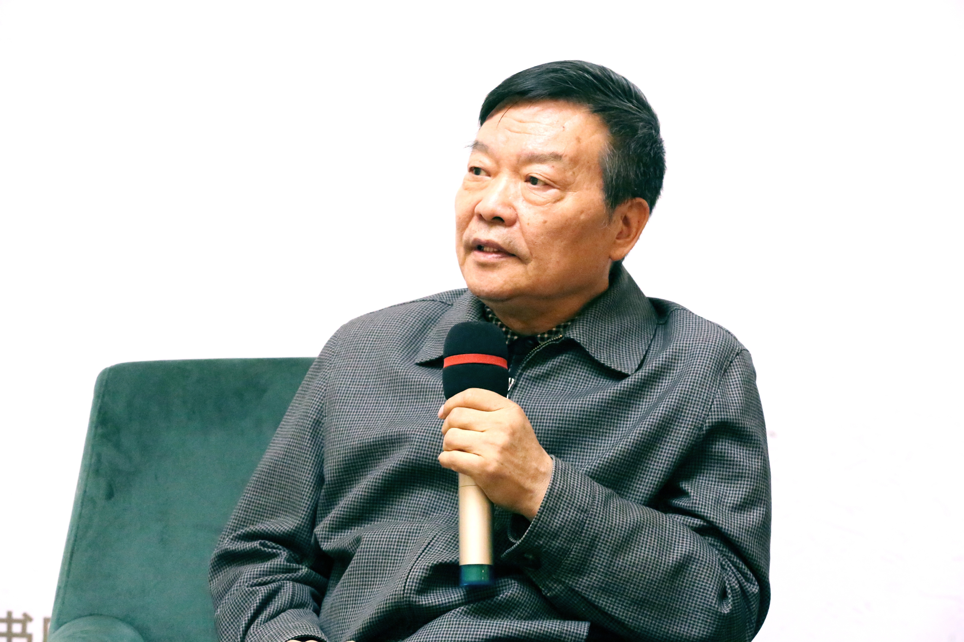 ��С�쳤ƪС˵����Ӱ�ڽ��¡�������̸���ڰ�����Ǿٰ�