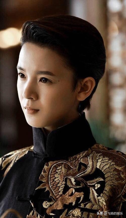 都是女扮男装，把唐嫣和叶童放一起，差距一目了然