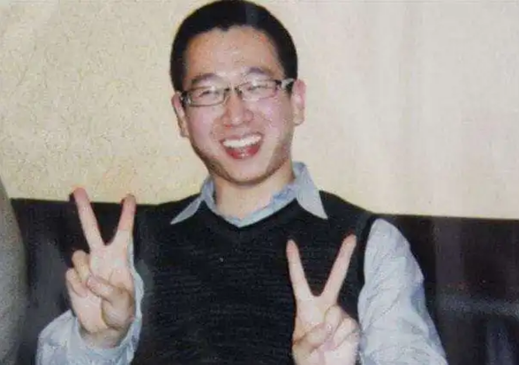 2013年，复旦“投毒案”：林森浩被判死刑，177名师生为他求情