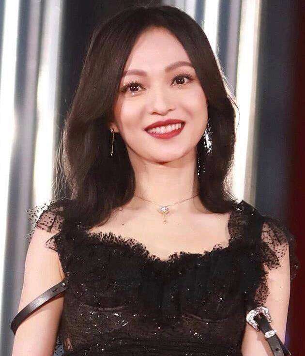 拥有"铜铃大眼"的女星,我只服这8位,眼睛就占了脸蛋的一半