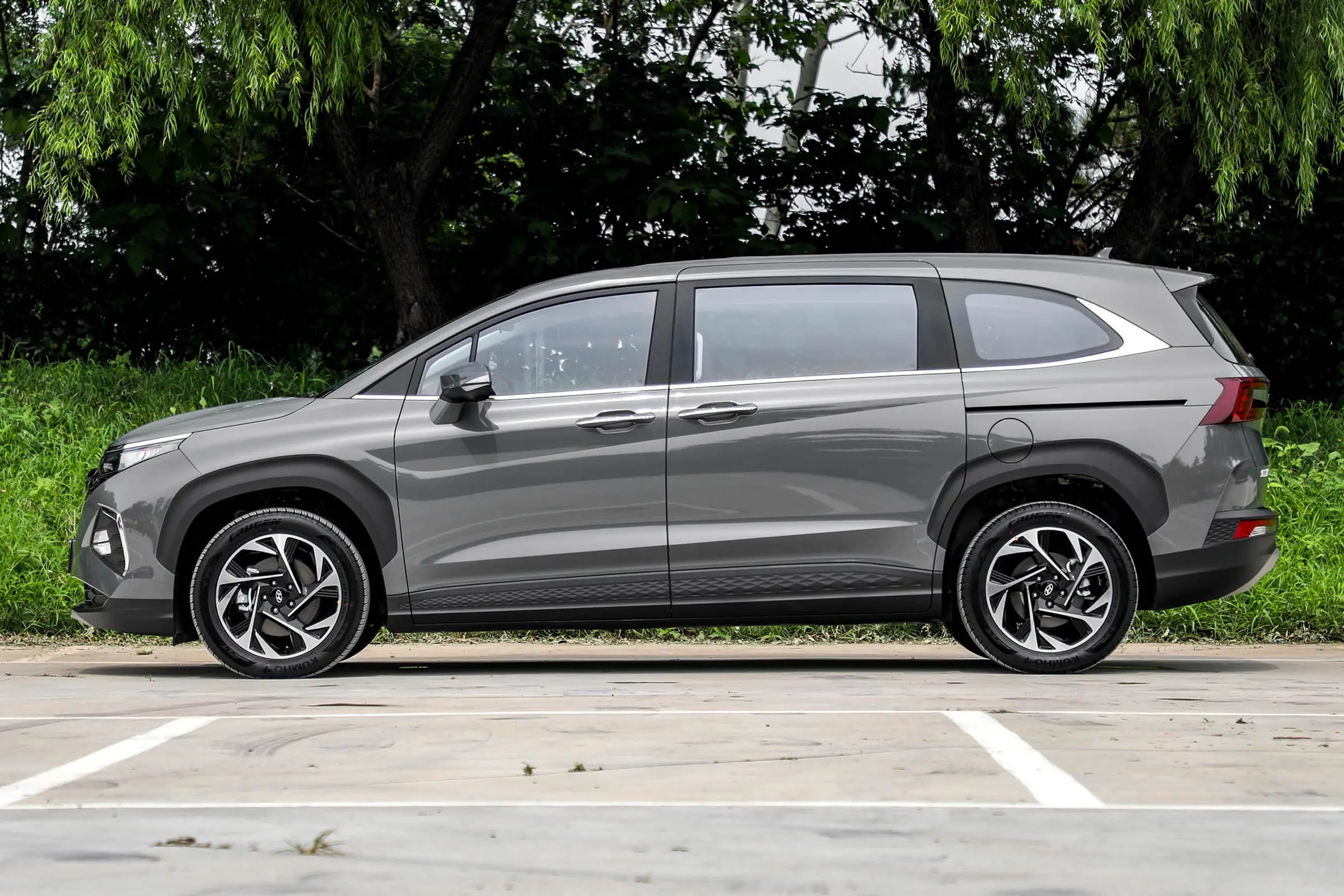 经常全家出游，首选这3台MPV，252马力+8AT，配头等舱座椅